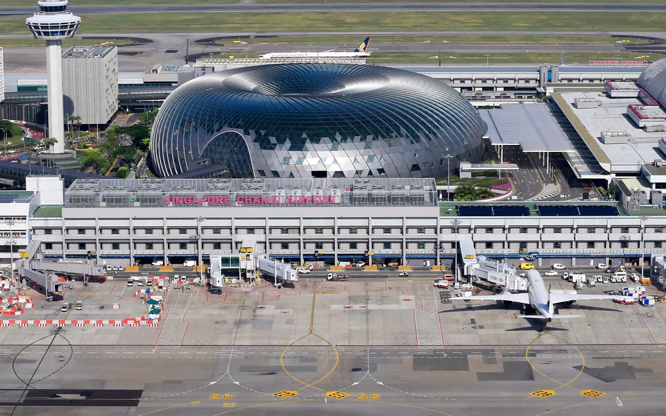 Singapore Changi Airport terminal, control tower and active apron